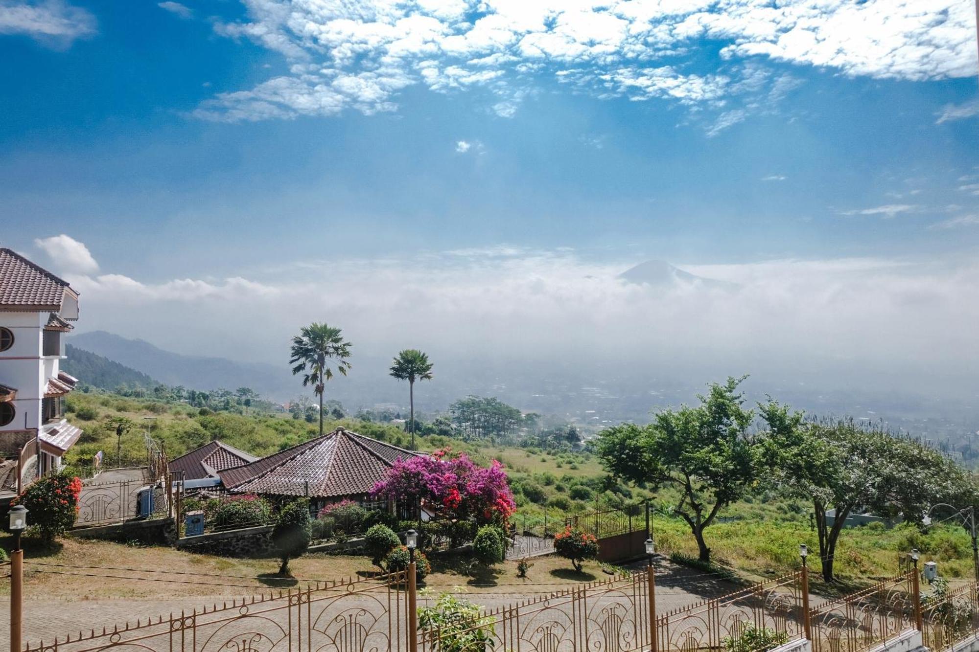 Oyo 1194 Villa Bukit Panderman Residence Batu  Eksteriør bilde