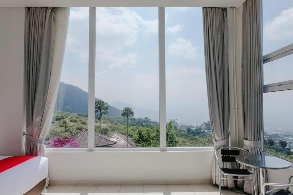 Oyo 1194 Villa Bukit Panderman Residence Batu  Eksteriør bilde